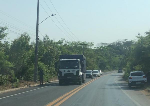 Motorista morre após colidir em moto e bater em poste na BR-343, em Teresina