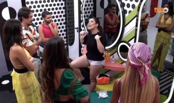 Naiara Azevedo canta trecho de música com Marília Mendonça e diz que vai lançar em fevereiro