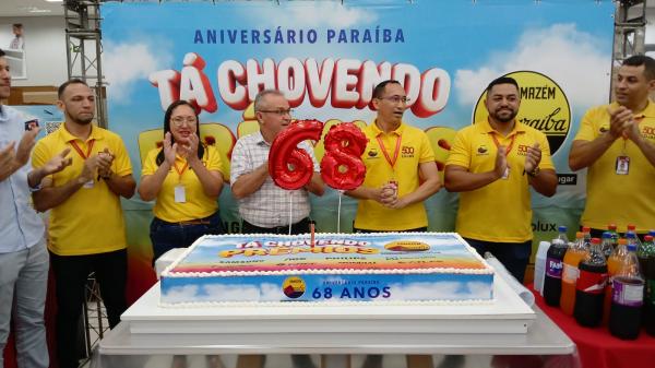 Armazém Paraíba celebra 68 anos com corte do bolo, promoções e festa para clientes em Floriano