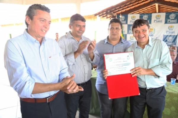 Governador Recebe o Titulo de Cidad&atilde;o Nazareno (Imagem:Marcelo Cardoso)