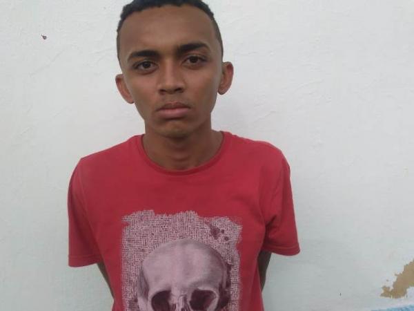 PM prende foragido da Justiça do Maranhão durante festa de aniversário de Nazaré do PI