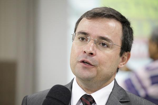 Fábio Novo diz que fica honrado em entregar título a Lula