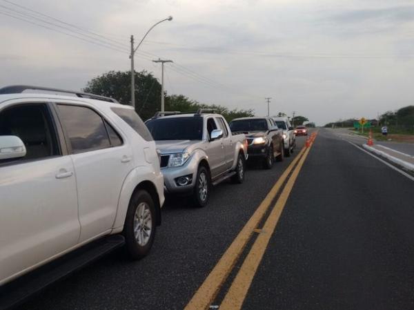 Carnaval: PRF registra mil carros por hora chegando ao Litoral do Piauí