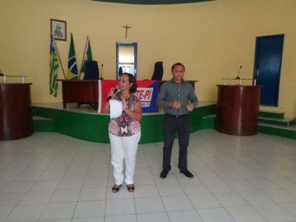 Professores da rede municipal deflagram nova greve em Floriano.(Imagem:FlorianoNews)