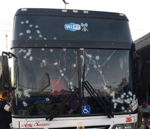Ônibus de turismo de Floriano é metralhado em tentativa assalto