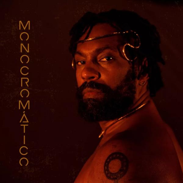 Jairo Pereira, voz da banda Aláfia, reflete sobre ancestralidade no álbum solo "Monocromático"