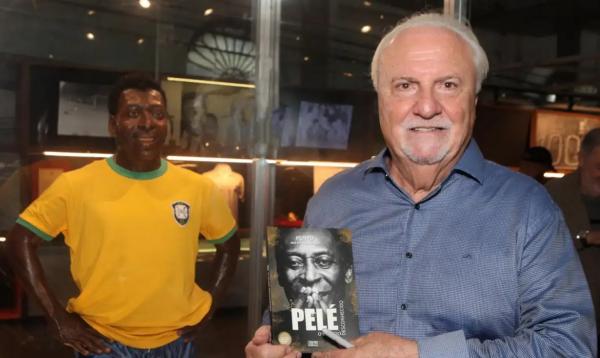 Em livro, melhor amigo afirma que "melhor Pelé" esteve fora de campo