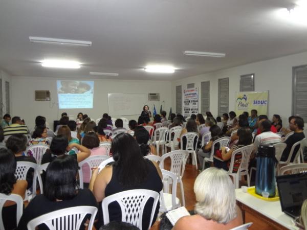 SEDUC orienta gestores sobre PDE Interativo e Pr&ecirc;mio Gest&atilde;o Escolar.(Imagem:FlorianoNews)