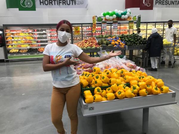 J&eacute;ssica Nunes, locutora do Mix Atacarejo de Floriano.(Imagem:FlorianoNews)