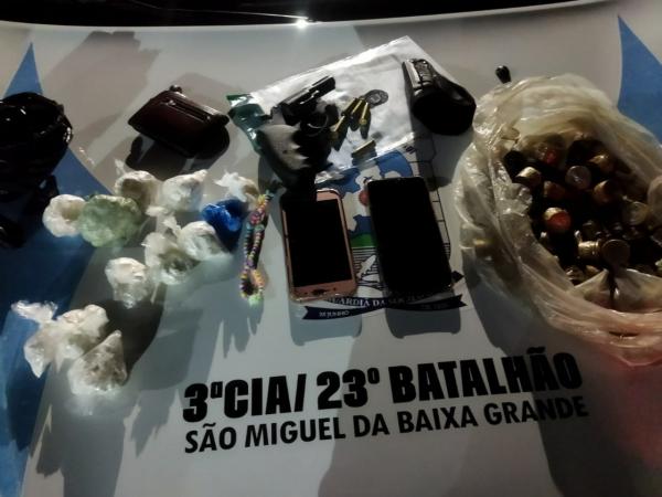 Tráfico de drogas entre Teresina e Santa Cruz dos Milagres é interrompido pela polícia