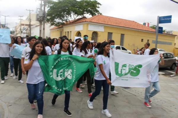  Estudantes de Teresina protestam contra o Novo Ensino M&eacute;dio e pedem revoga&ccedil;&atilde;o.(Imagem:Andr&ecirc; Nascimento/g1 )
