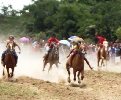 Prefeitura de Barão de Grajaú resgata corrida de prado nos festejos de Santo Antônio