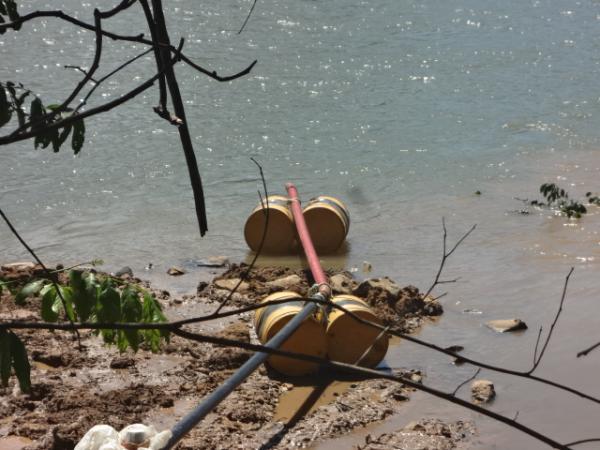  Agespisa realiza limpeza em &aacute;rea espec&iacute;fica de capta&ccedil;&atilde;o de &aacute;gua.(Imagem:FlorianoNews)