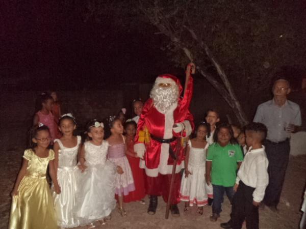 Creche Eduardo Carvalho realiza cerimônia infantil em Floriano
