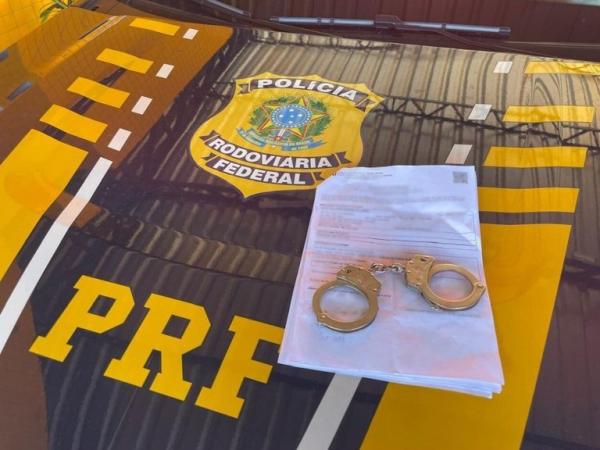 PRF cumpre mandado de prisão por pensão alimentícia em Floriano