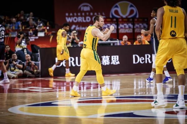Rafa Luz fez um partida&ccedil;o, mas cometeu erro no fim que quase custou a vit&oacute;ria.(Imagem:Divulga&ccedil;&atilde;o/FIBA)