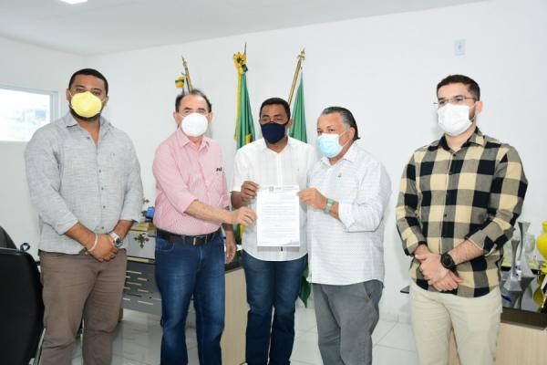 Decreto estabelece parada e estacionamento fixo no Mercado do Cruzeiro