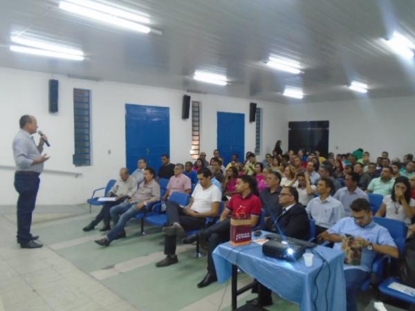 Empresários florianenses participam de palestra sobre Gestão Empresarial