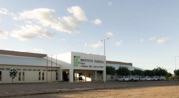 IFPI lança processo seletivo para contratação de professor substituto