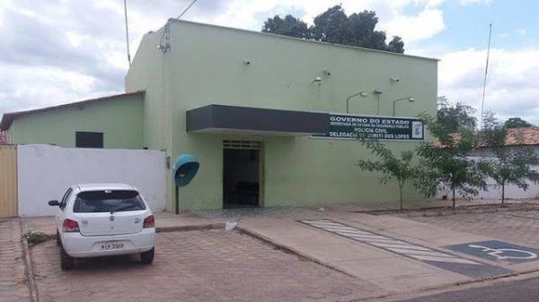 Homem fura pneu de viatura da PM para ameaçar ex-namorada e é preso no Piauí