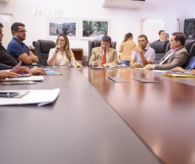 Governador reúne prefeitos para tratar de obras com empréstimos