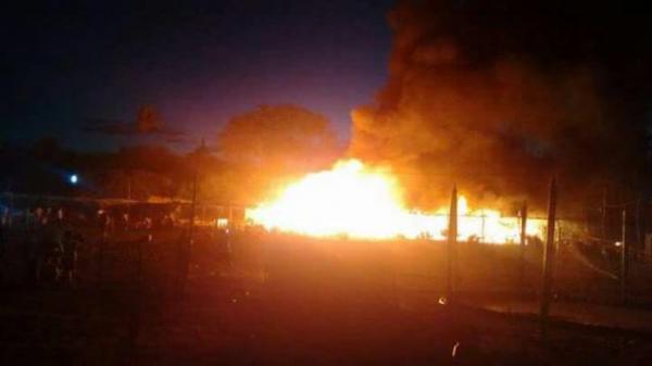 Incêndio atinge 15 barracas em área de lazer às margens do rio Canindé, no Sul do Piauí