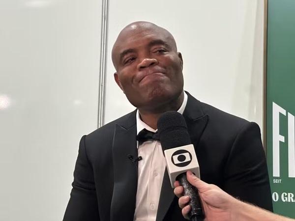 Anderson Silva se emociona após despedida do Brasil: "É tão mágico"