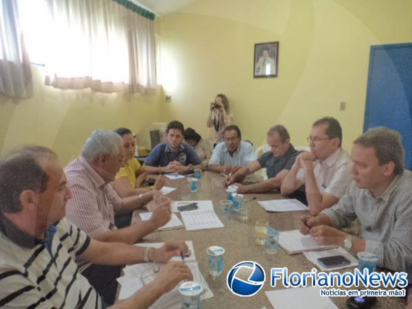 Reuni&atilde;o debateu tramita&ccedil;&atilde;o do Projeto de Reforma Administrativa da Prefeitura.(Imagem:FlorianoNews)