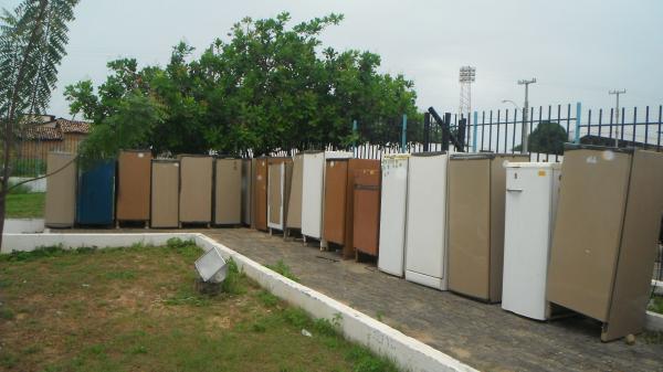 Projeto Agente Eletrobr&aacute;s realizou substitui&ccedil;&atilde;o de geladeiras em Floriano.(Imagem:FlorianoNews)