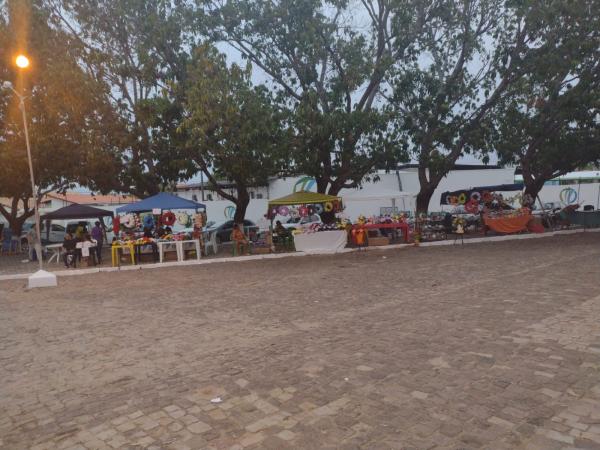 Cemit&eacute;rios de Floriano recebem visitantes no Dia de Finados(Imagem:FlorianoNews)
