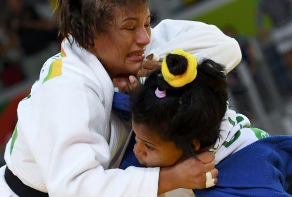 Sarah Menezes perde para cubana, frustra torcida e deixa luta pelo bi