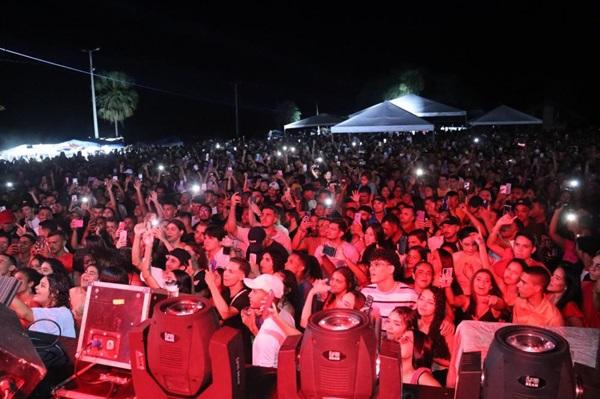 Balne&aacute;rio Pimenta em Juazeiro do PI: Multid&atilde;o se re&uacute;ne para a tradicional Festa de S&aacute;bado de Aleluia(Imagem:Reprodu&ccedil;&atilde;o)