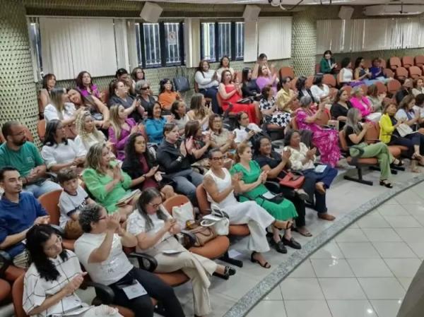 Uespi entrega certificados a mais de 120 mulheres que concluíram o Curso de Formação Política