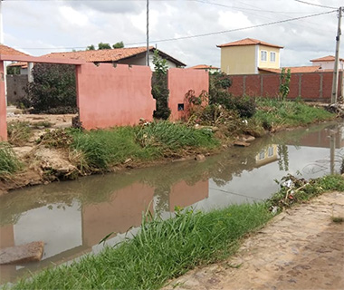 Moradores relatam abandono na rua em que mulher morreu