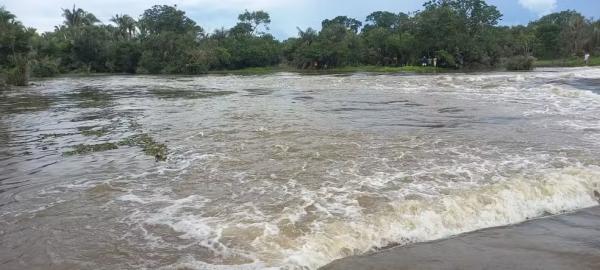 Irmãos gêmeos desaparecem em barragem no Piauí; um tentou salvar o outro de ser levado pela corrente