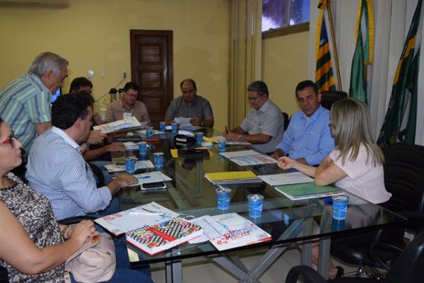 Prefeitura e Sebrae fecham parceria para Implementa&ccedil;&atilde;o da Lei Geral em Floriano.(Imagem:Waldemir Miranda)