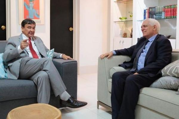 Governador recebe Themístocles Filho em reunião fechada no Karnak