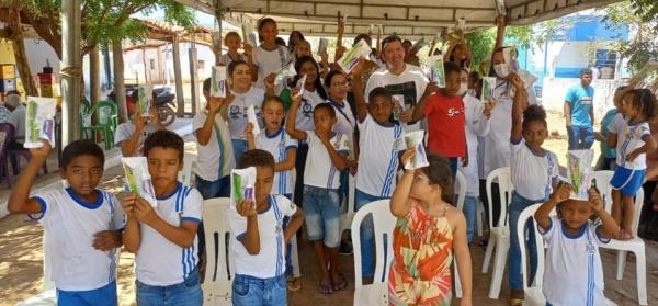 Programa Família na Escola realiza ação no Distrito Amolar em parceria com a Saúde.(Imagem:Secom)
