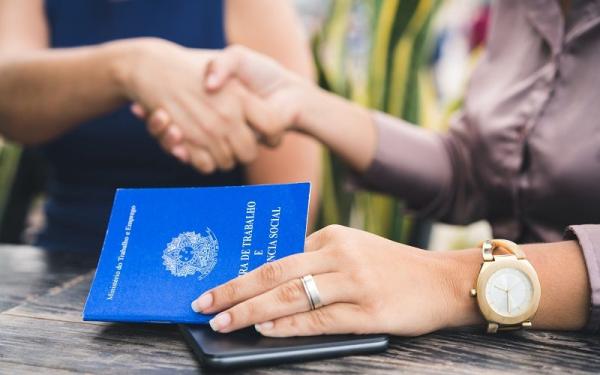 Loft abre 100 vagas de emprego para diversas áreas