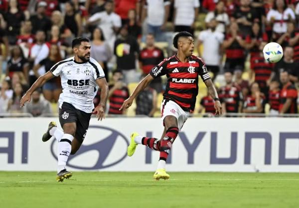Flamengo repete erros e precisa corrigir problema crônico para não colocar temporada em xeque