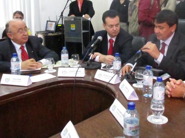 Após visita do ministro, governo do Piauí anuncia retomada de obras