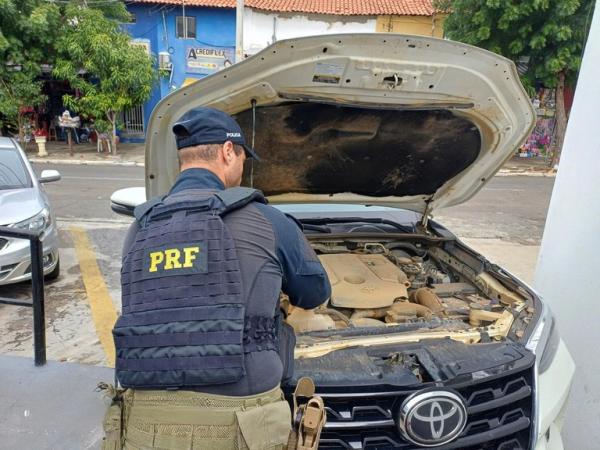 Veículo roubado em Minas Gerais é recuperado pela PRF em Floriano