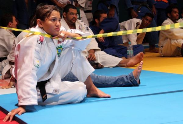 CBJ mantém confiança em Sarah para Rio 2016, mas acende sinal de alerta
