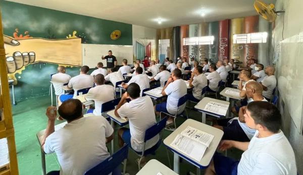 Detentos de Campo Maior e Parnaíba participam de revisão para Enem PPL