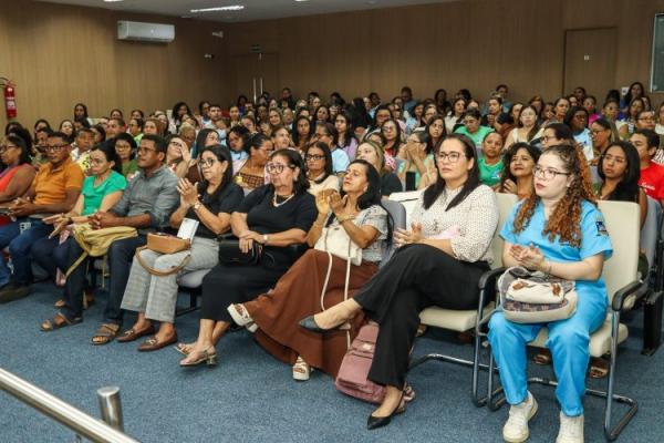 Servidores municipais participam do lançamento de fluxo para atendimento à entrega voluntária para adoção.(Imagem:Secom)