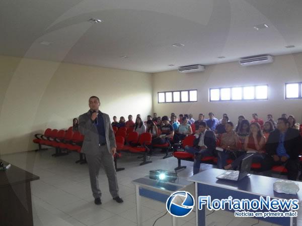 OAB de Floriano sedia o I Mini Curso de Direito Ambiental e Hermen&ecirc;utica jur&iacute;dica.(Imagem:FlorianoNews)