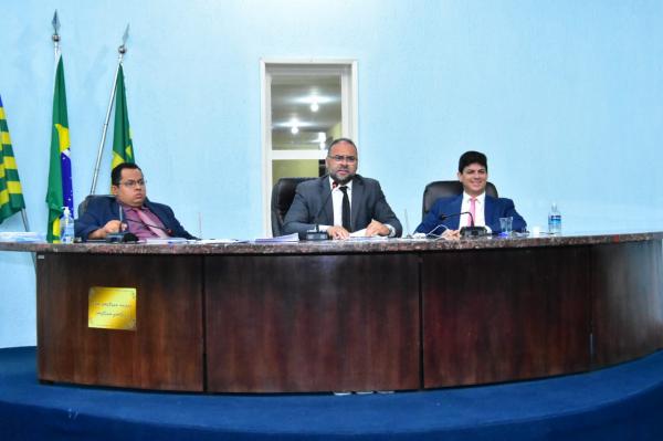 Vereadores encerram as sess&otilde;es do m&ecirc;s de maio com a prova&ccedil;&atilde;o de dezesseis projetos(Imagem:CMF)