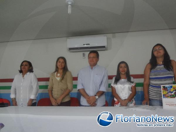 Agentes de Sa&uacute;de e T&eacute;cnicos em Enfermagem participaram de aula inaugural da ETSUS em Bar&atilde;o de Graja&uacute;.(Imagem:FlorianoNews)