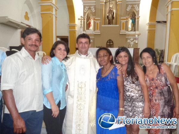 Aldemar Pereira Lima &eacute; ordenado sacerdote.(Imagem:FlorianoNews)