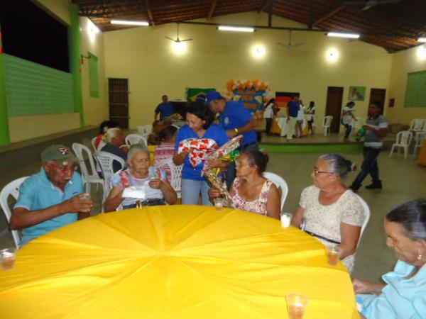 Idosos participam de Jantar organizado pela Funda&ccedil;&atilde;o Pavel e Rotary Club.(Imagem:FlorianoNews)